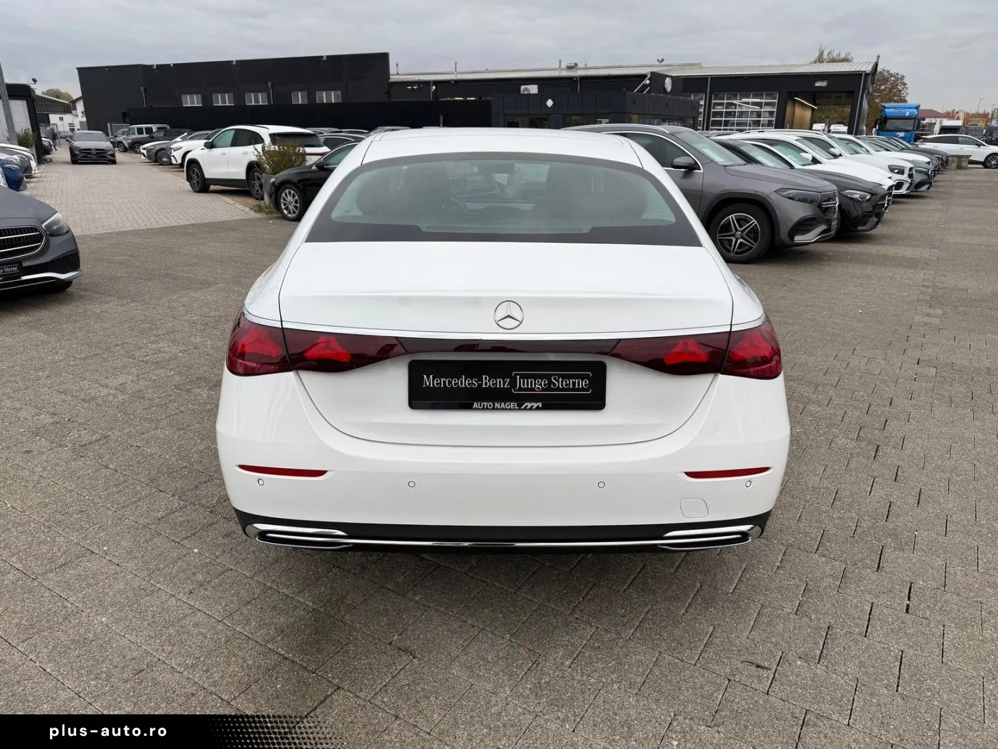 E 200 Avantgarde Advan  AHK Digital DISTR 360