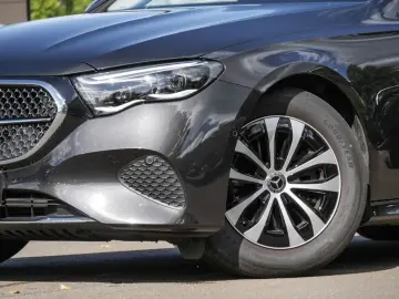 E 200 Limousine AVANTGARDE AMBIENTE MBUX SHZ KAM