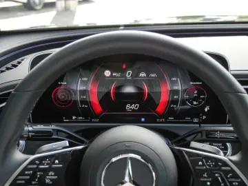 E 200 Limousine AVANTGARDE AMBIENTE MBUX SHZ KAM