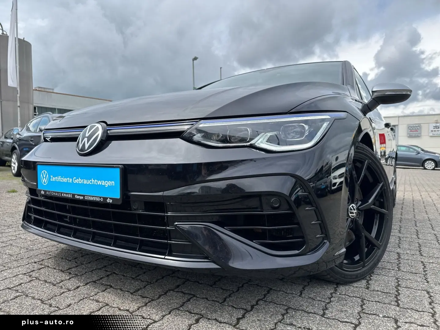 Golf VIII R MATRIX LEDER HARMAN DCC 19