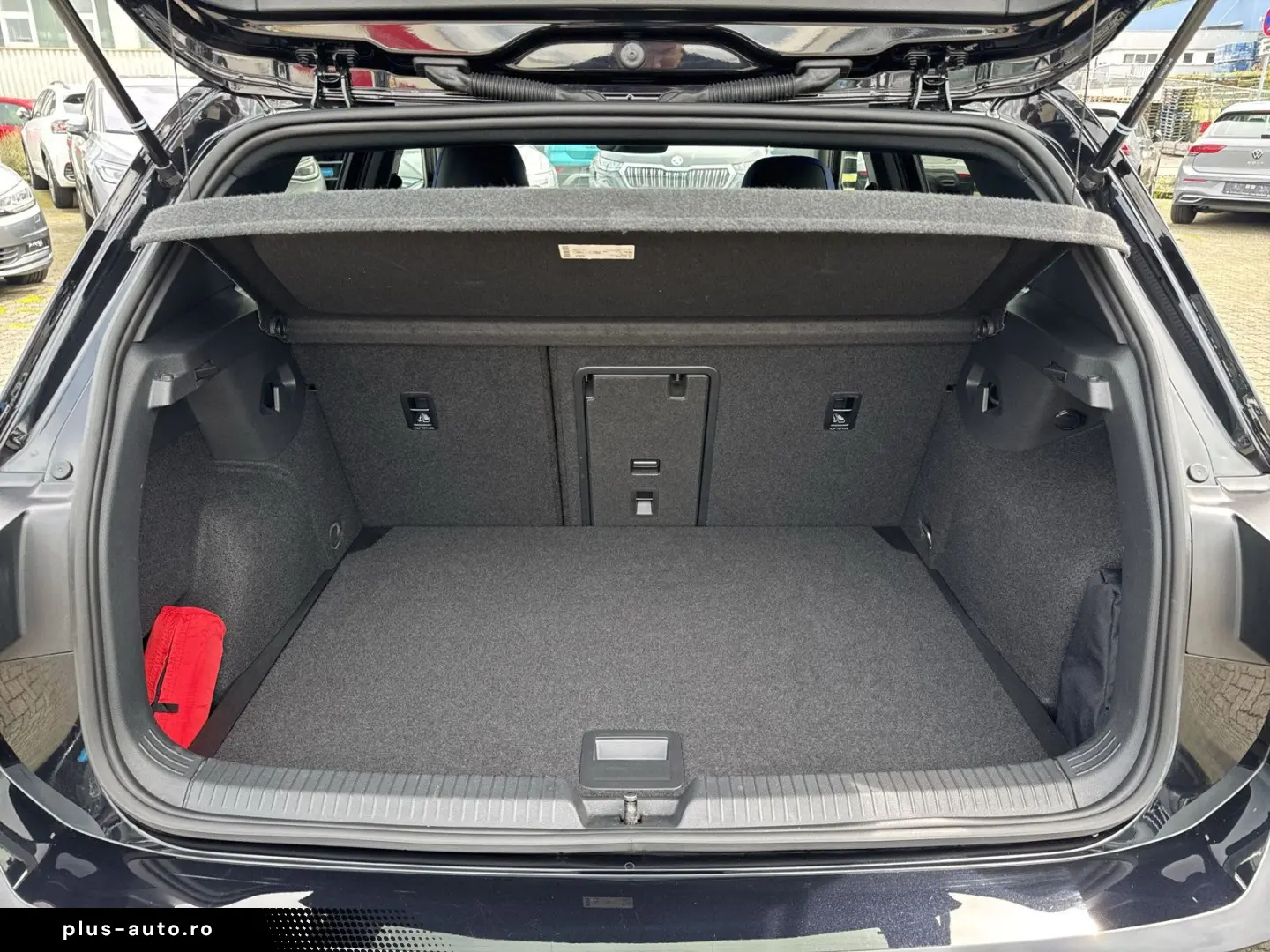 Golf VIII R MATRIX LEDER HARMAN DCC 19