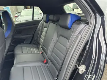 Golf VIII R MATRIX LEDER HARMAN DCC 19