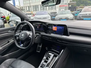 Golf VIII R MATRIX LEDER HARMAN DCC 19