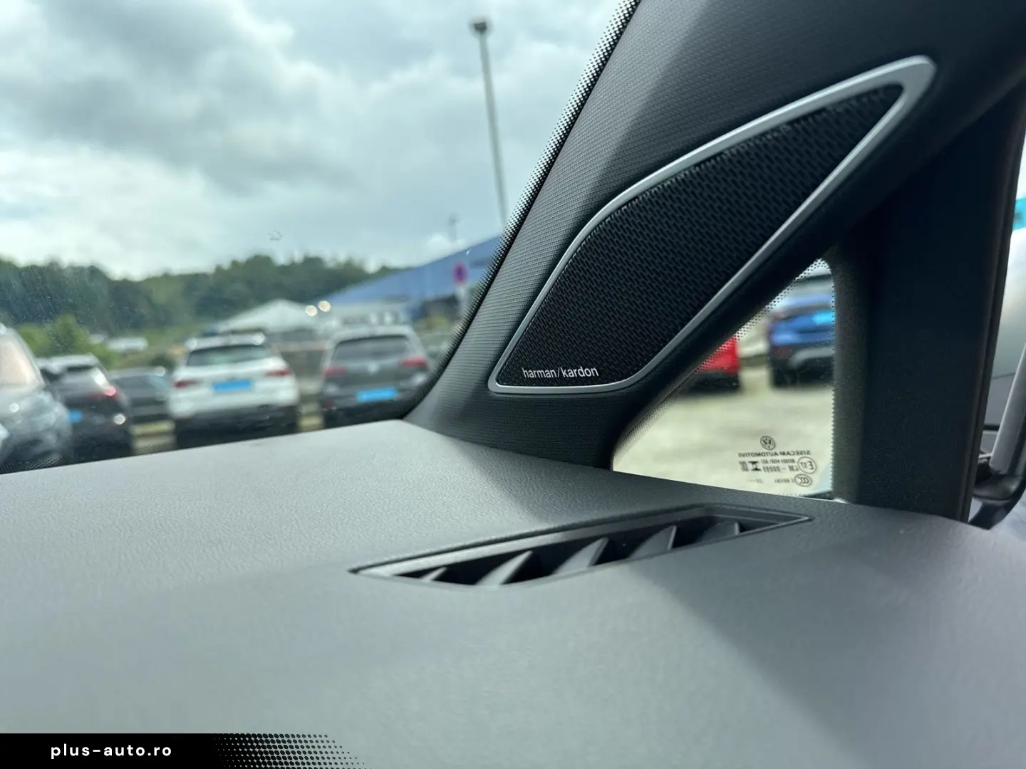 Golf VIII R MATRIX LEDER HARMAN DCC 19