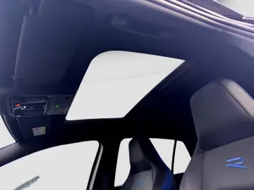 Golf R Performance PANO DCC AKRAPOVIC HARMAN KAM