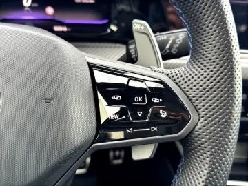 Golf R Performance PANO DCC AKRAPOVIC HARMAN KAM