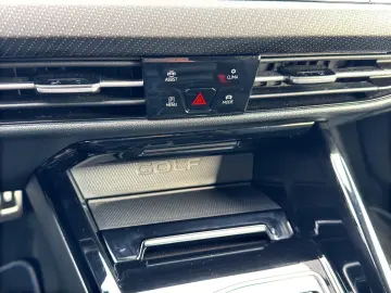 Golf R Performance PANO DCC AKRAPOVIC HARMAN KAM