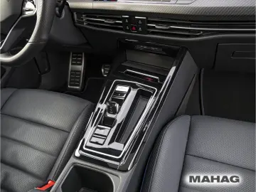 Golf VIII R BlackStyle 4Mot 2.0 TSI Leder IQ.Lig