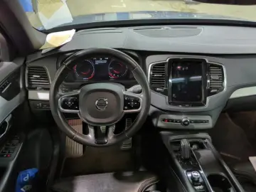 Volvo XC90 T8 Plug In Hybrid R Design