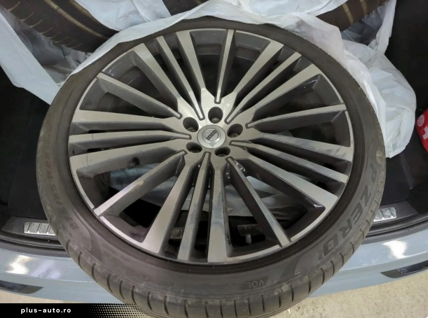 Volvo XC90 T8 Plug In Hybrid R Design