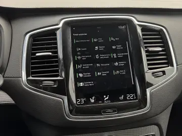 Volvo XC90 T8 Plug In Hybrid R Design