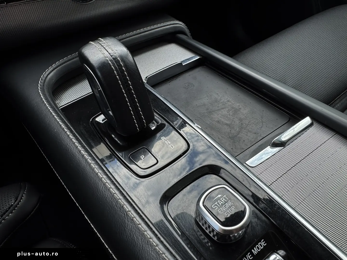 Volvo XC90 T8 Plug In Hybrid R Design