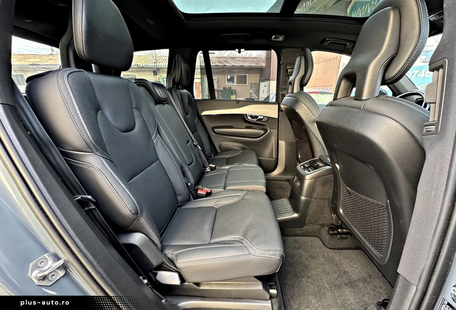 Volvo XC90 T8 Plug In Hybrid R Design