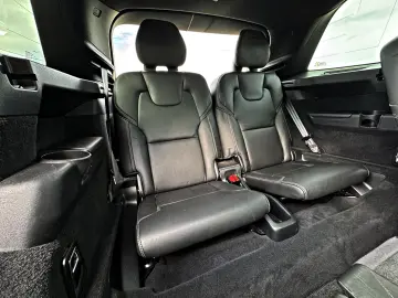 Volvo XC90 T8 Plug In Hybrid R Design