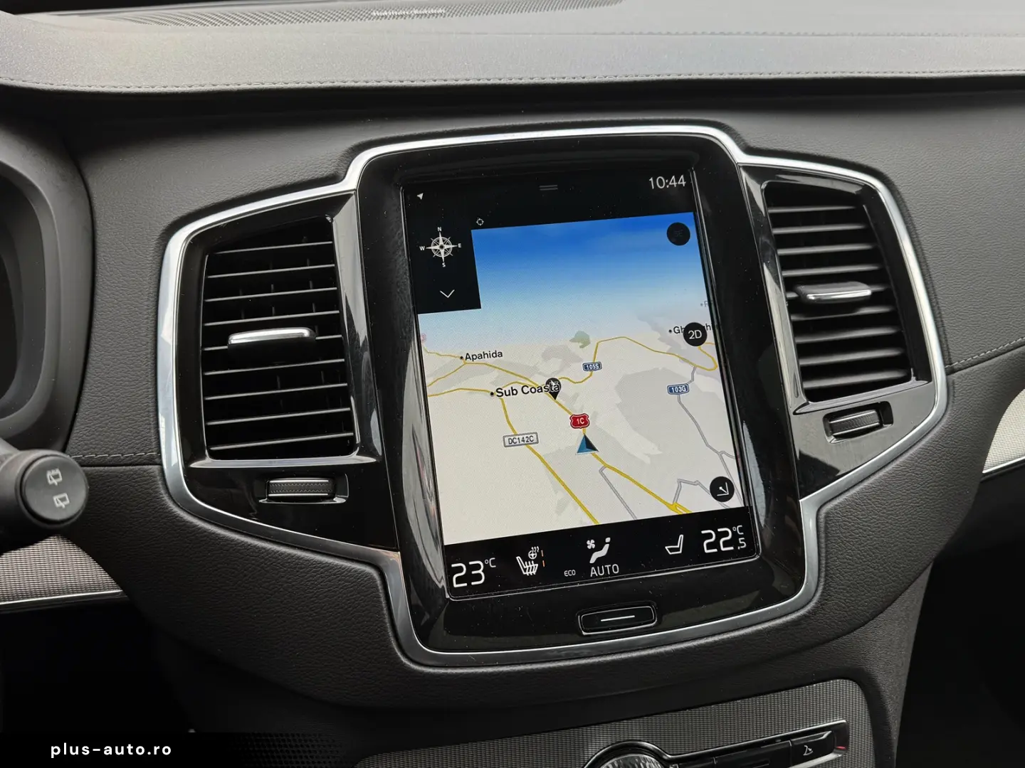 Volvo XC90 T8 Plug In Hybrid R Design