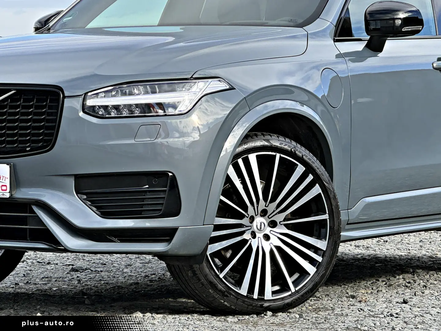 Volvo XC90 T8 Plug In Hybrid R Design