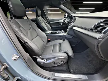 Volvo XC90 T8 Plug In Hybrid R Design