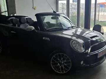 MINI John Cooper Works Cabrio