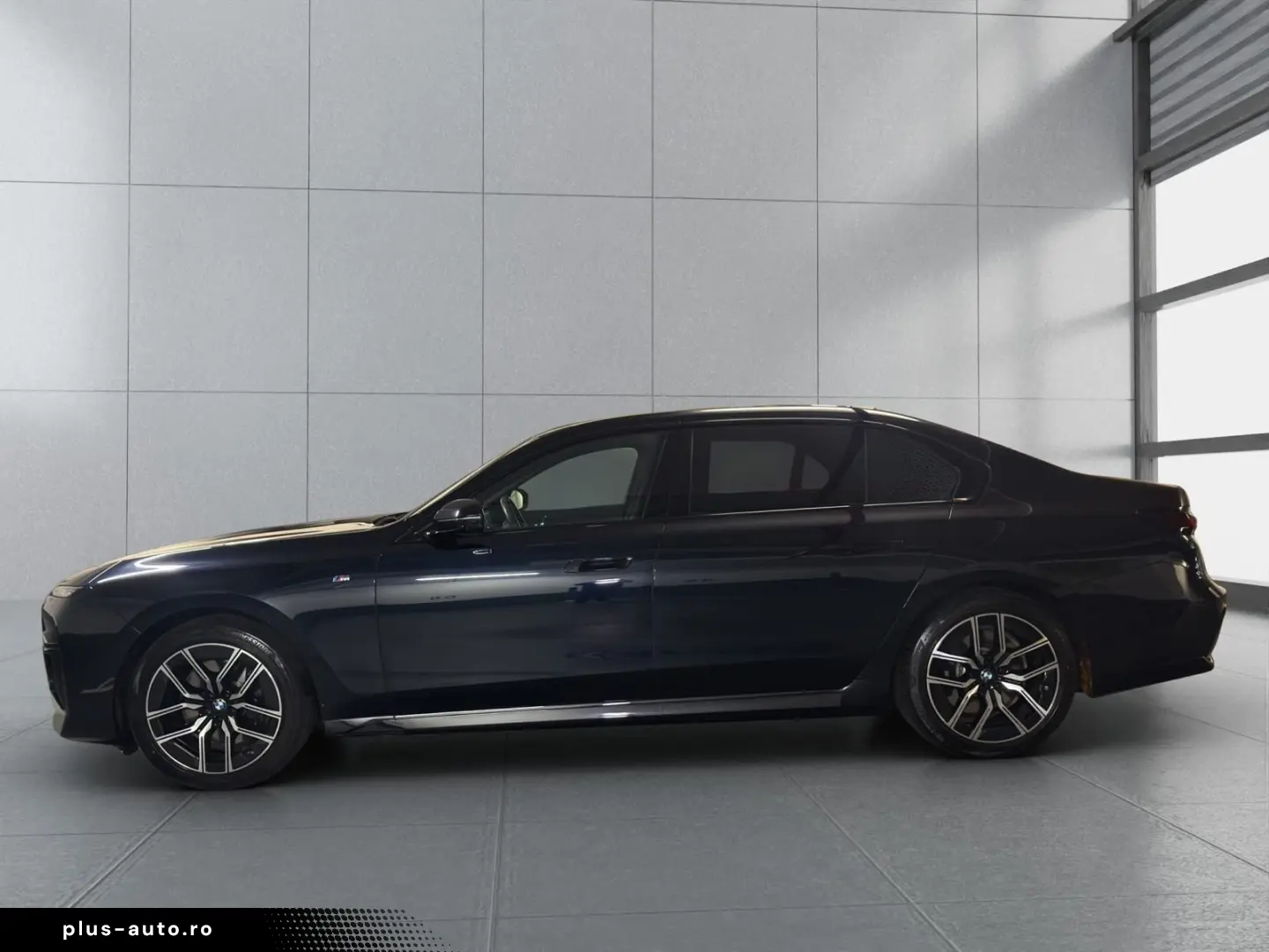 740 d xDrive M Sport Pro  Individual Theater TV