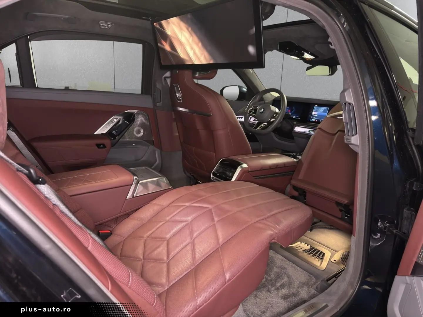 740 d xDrive M Sport Pro  Individual Theater TV