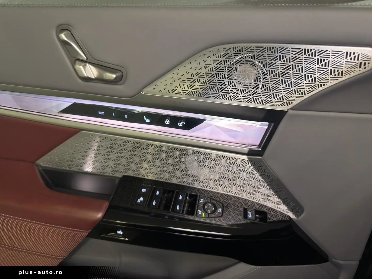 740 d xDrive M Sport Pro  Individual Theater TV