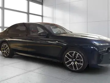 740 d xDrive M Sport Pro  Individual Theater TV