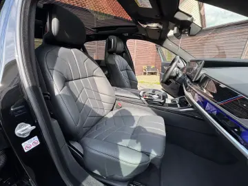 740 d xDrive M Sport TV SkyLounge Kristall