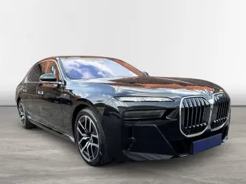 740 d xDrive M Sport TV SkyLounge Kristall