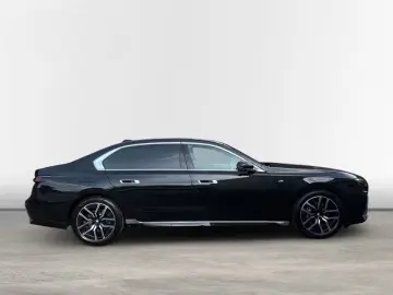 740 d xDrive M Sport TV SkyLounge Kristall