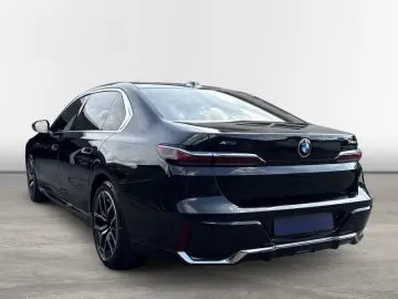 740 d xDrive M Sport TV SkyLounge Kristall