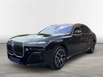 740 d xDrive M Sport TV SkyLounge Kristall