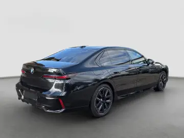 740 d xDrive M Sport Pro 4-Zonen-Klimaautomatik 360