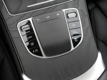 GLC 300 d 4M Coupé AMG DISTR KEYL 360  LED SHD