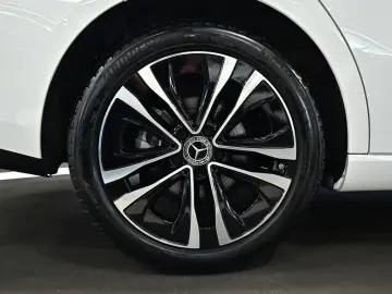 CLA 180 Coupé Progressive Advanced Distr. LED Na