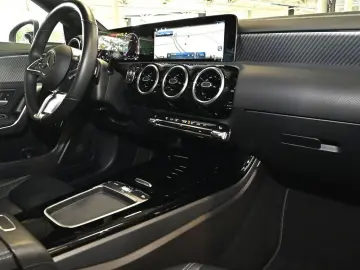 CLA 180 Coupé Progressive Advanced Distr. LED Na