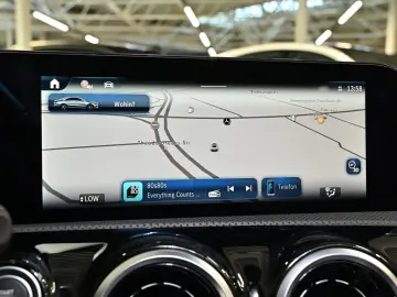 CLA 180 Coupé Progressive Advanced Distr. LED Na