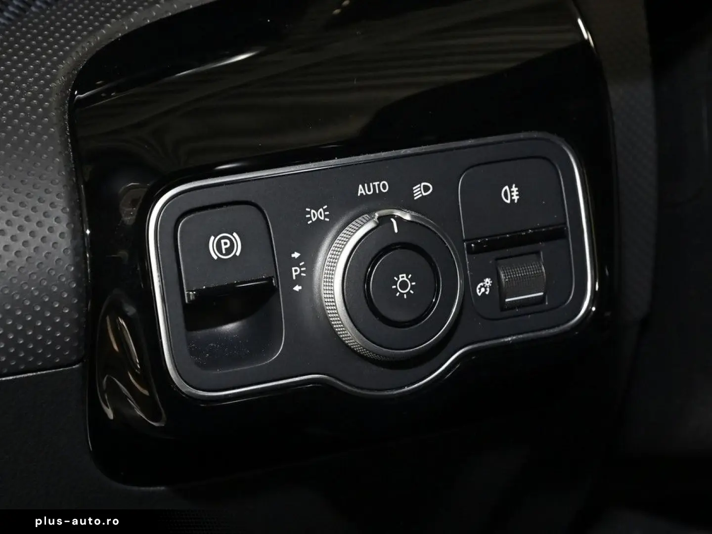 CLA 180 Coupé Progressive Advanced Distr. LED Na