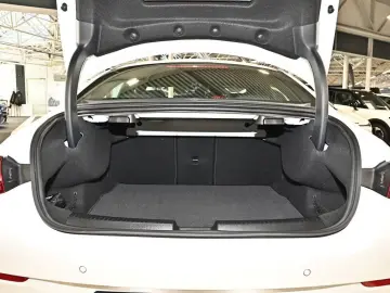 CLA 180 Coupé Progressive Advanced Distr. LED Na