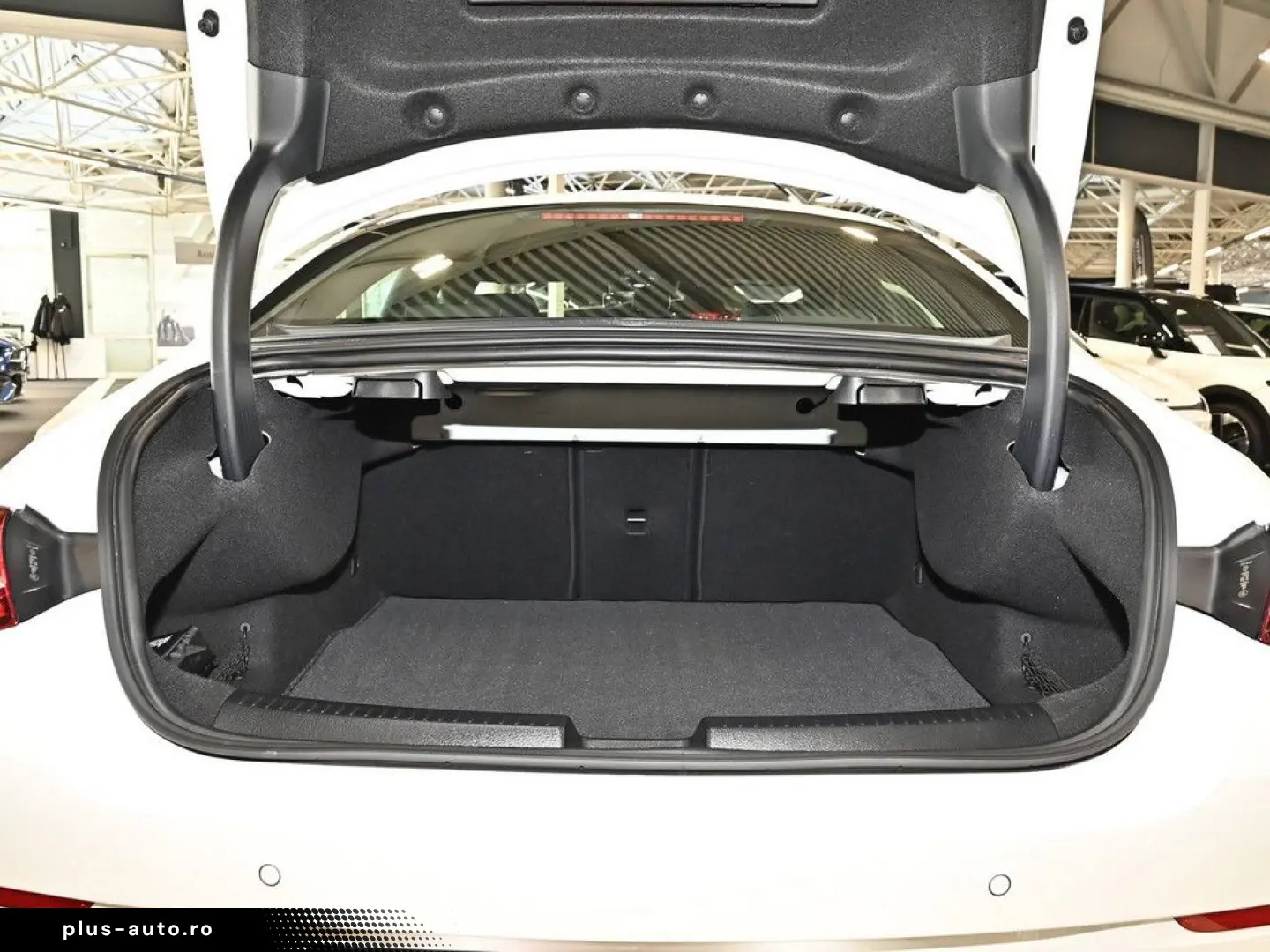 CLA 180 Coupé Progressive Advanced Distr. LED Na