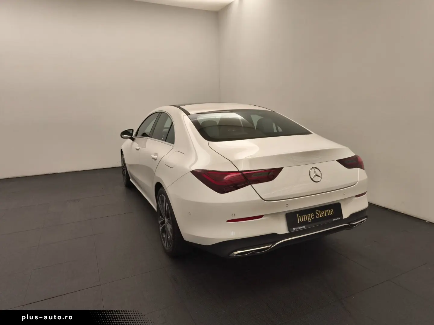 CLA 180 Coupé Progressive Advanced Distro Pano 3