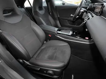CLA 180 Coupé AMG KAMERA LED NAVI CARPLAY 18