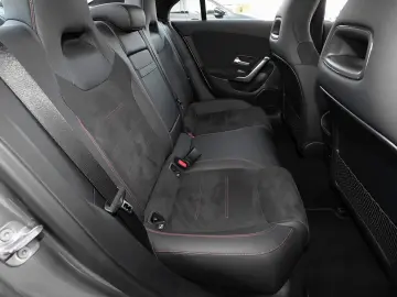 CLA 180 Coupé AMG KAMERA LED NAVI CARPLAY 18