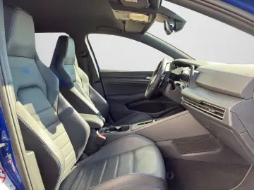 Golf VIII R 2.0 TSI 4Motion   Akrapovič Keyless