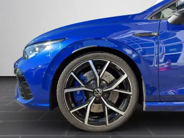 Golf VIII R 2.0 TSI 4Motion   Akrapovič Keyless