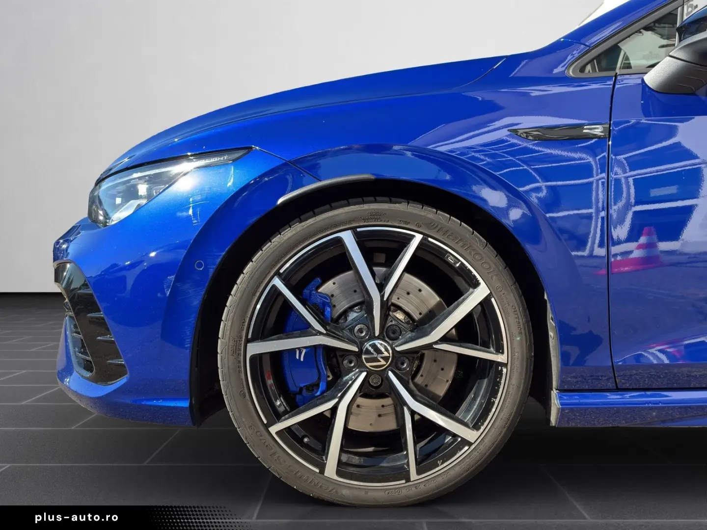 Golf VIII R 2.0 TSI 4Motion   Akrapovič Keyless