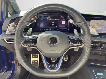 Golf VIII R 2.0 TSI 4Motion   Akrapovič Keyless