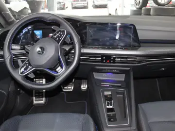 Golf VIII Lim. R BLCKSTYLE DSG LEDER R-PERFO-PAK