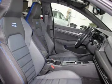 Golf VIII Lim. R BLCKSTYLE DSG LEDER R-PERFO-PAK