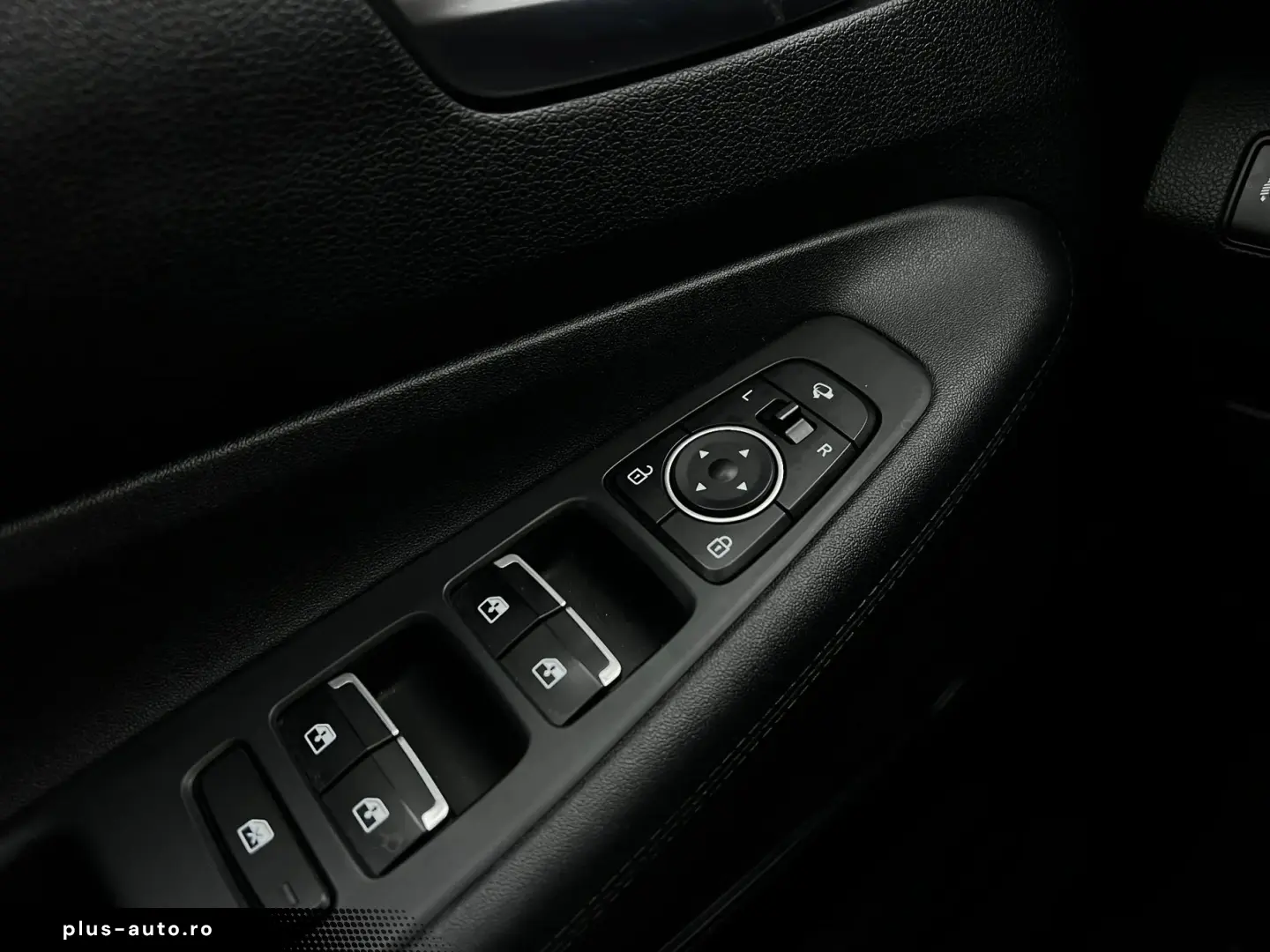 Hyundai Santa-Fe Gen-Iv-2018