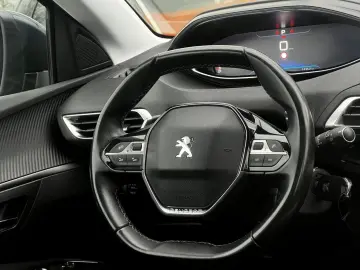 Peugeot 5008 Gen-Ii-2016